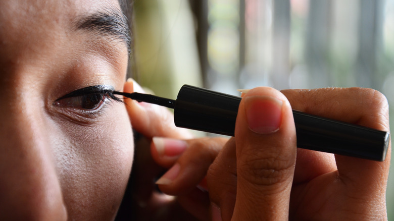 Methods for Utilizing Eyeliner