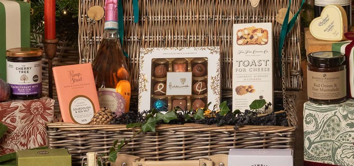 The Definitive 2024 Holiday Gift Guide for Supporting Independent Brands This Christmas