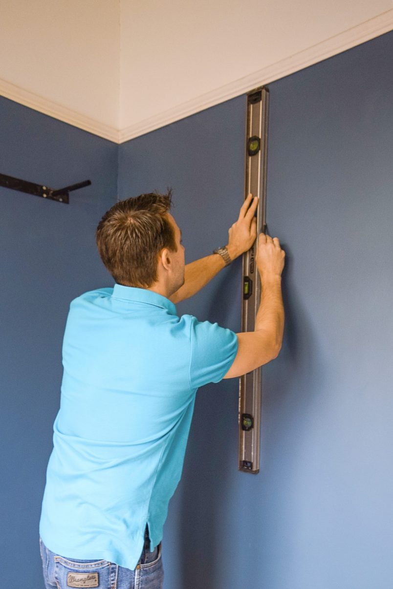 Step-by-Step Instructions for Setting Up a Corkboard Wall