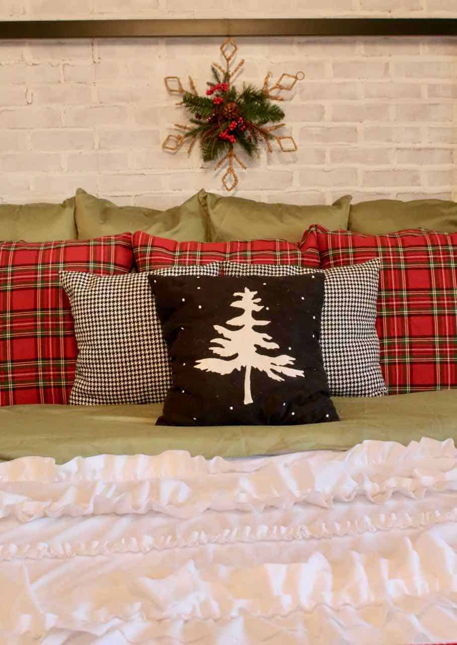 Bedroom Decoration with Tartan Plaid Motif
