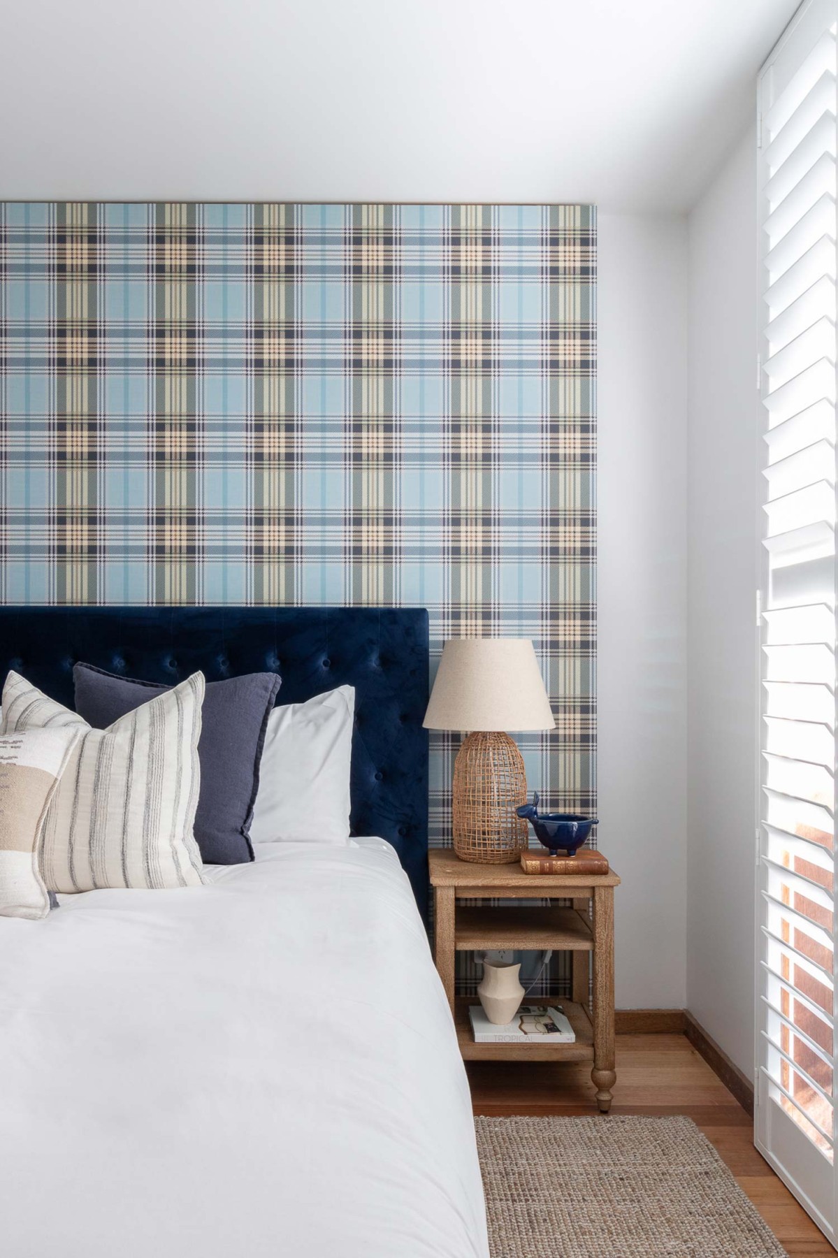 Bedroom Decoration Featuring Tartan Plaid Design