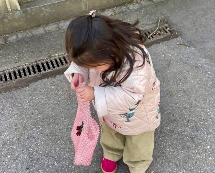 Crucial Things Mothers Consistently Have in Their Purses