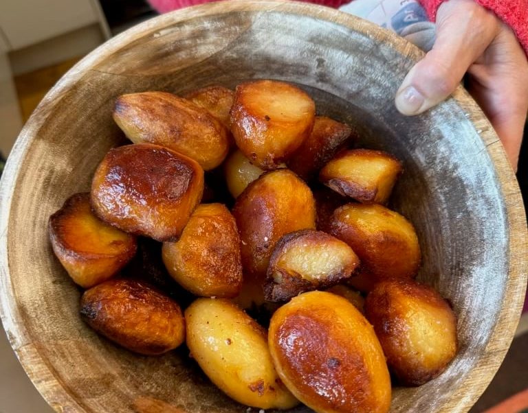 Steps for Preparing Classic English Roast Potatoes