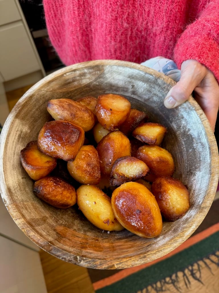 Steps for Preparing Classic English Roast Potatoes