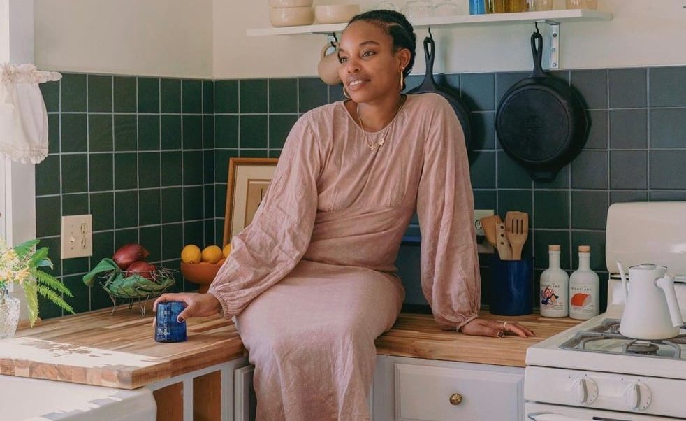 Ways to Exhibit Art in Your Kitchen: 8 Innovative Techniques