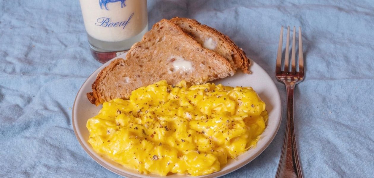 Steps to Flawlessly Craft Tasty Scrambled Eggs
